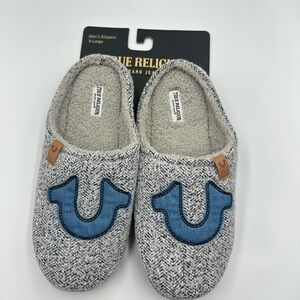 True Religion Men’s Blue Horseshoe Logo Slippers Sweater Faux Fur Cozy | XL (13)